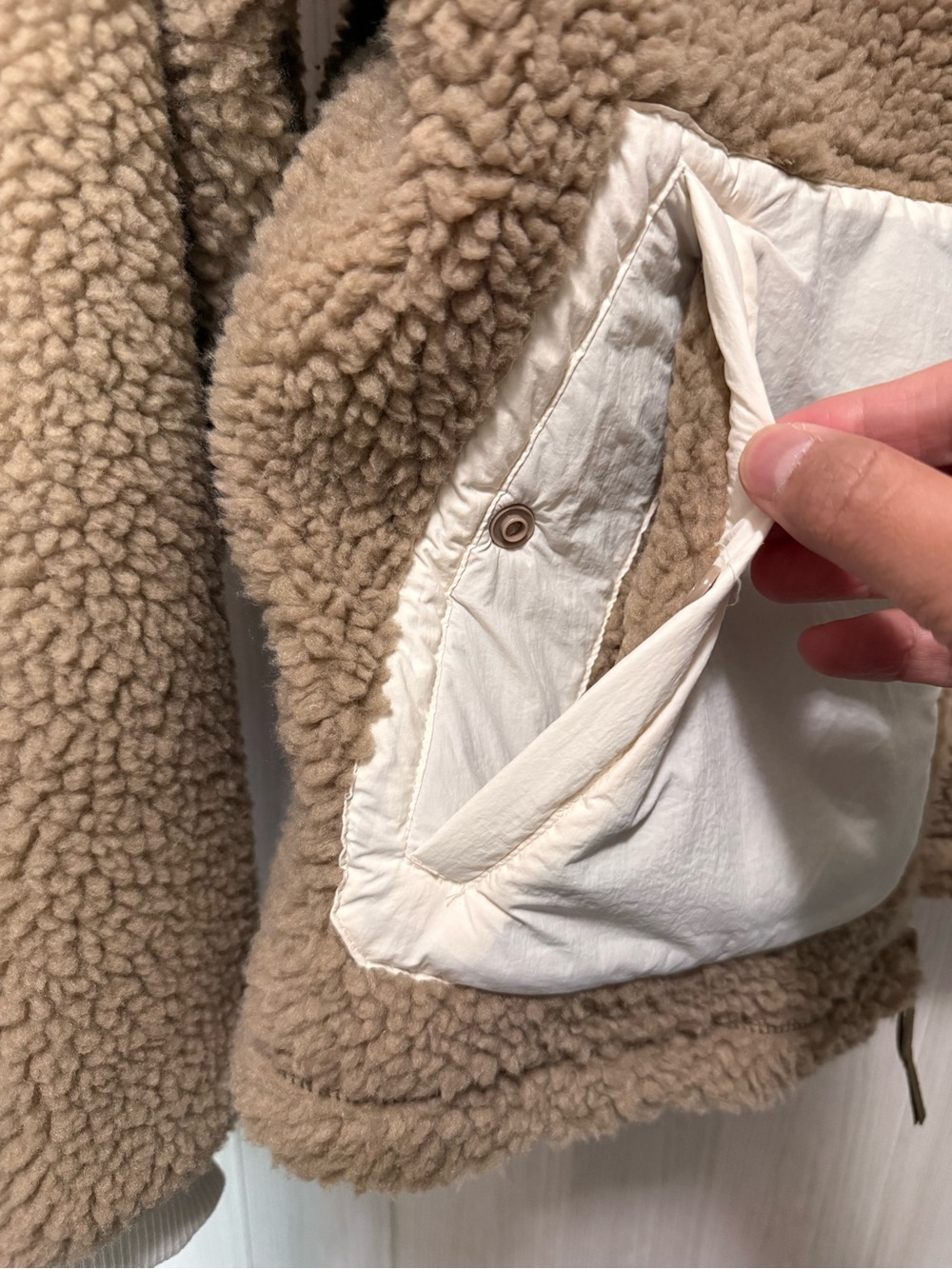 Fabletics Apres Men's Zip-Up Sherpa Jacket in Taupe with Contrast Pockets size L - Picture 6 of 10